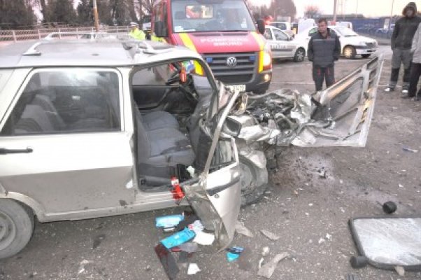Accident grav pe variantă: şofer dus la resuscitare